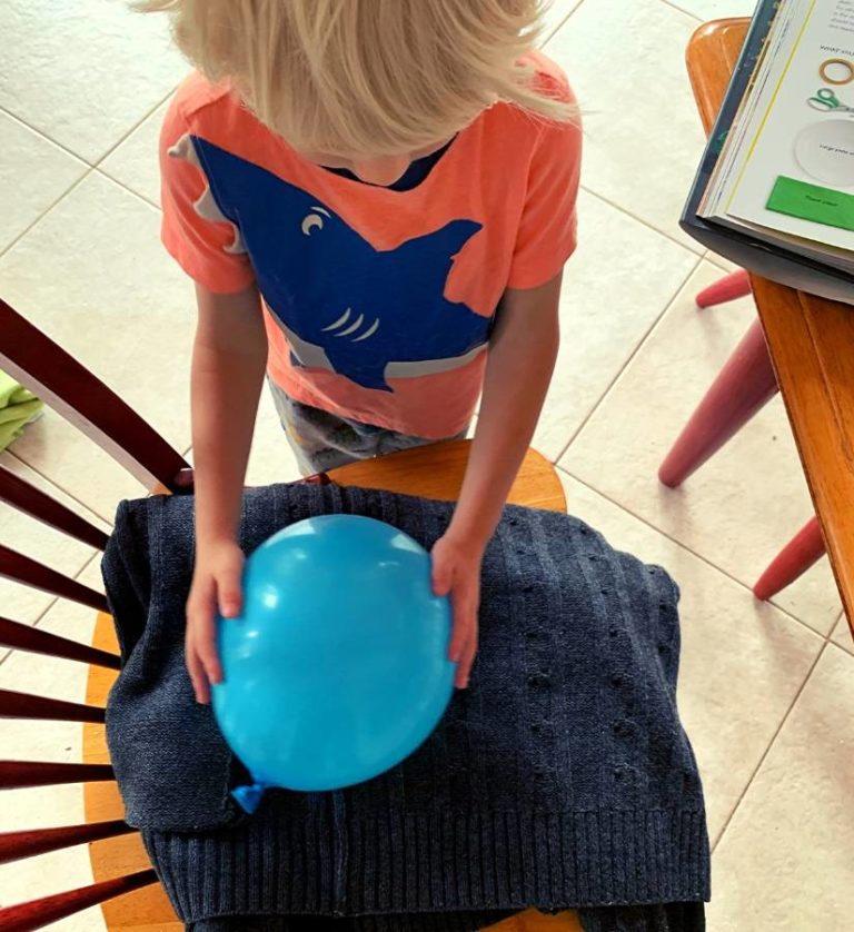 Static Electricity - Kids Activity - Easy Science Experiment - BurgerFit