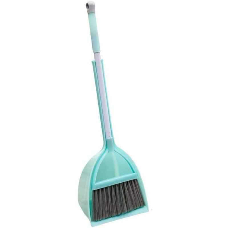 small broom and dust pan